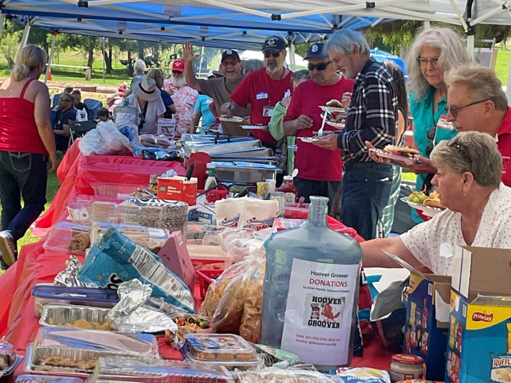 Hoover Groover Picnic — alumni enjoying the BBQ